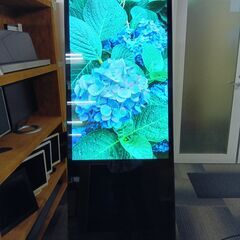 スタンド一体型デジタルサイネージ　49インチの画像