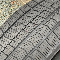 215/60R16ブリヂストンVRX2スタッドレスタイヤ マークX オデッセイ カムリ他の画像