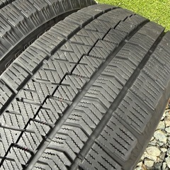 215/60R16ブリヂストンVRX2スタッドレスタイヤ マークX オデッセイ カムリ他の画像