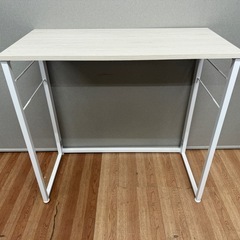 折りたたみ式　パソコンデスクの画像