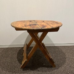 折りたたみテーブルの画像
