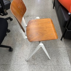 【家具】Galvanitas スタッキングチェアー！の画像