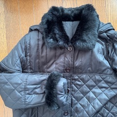 ファー、フード付き レディース キルティングロングコート ブラック Fサイズ
の画像