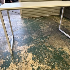 白のワークデスク！の画像