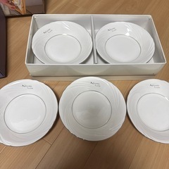 新品未使用お皿5枚セットの画像