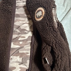 GAP  リバーシブル  90 キッズ　ボア　迷彩　ベスト　あったかいの画像