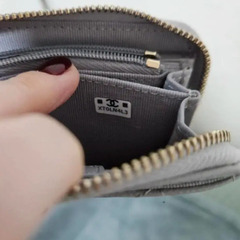 シャネル キャビア ジッパーチャーム ライトブルー色 販売中 希少色の画像