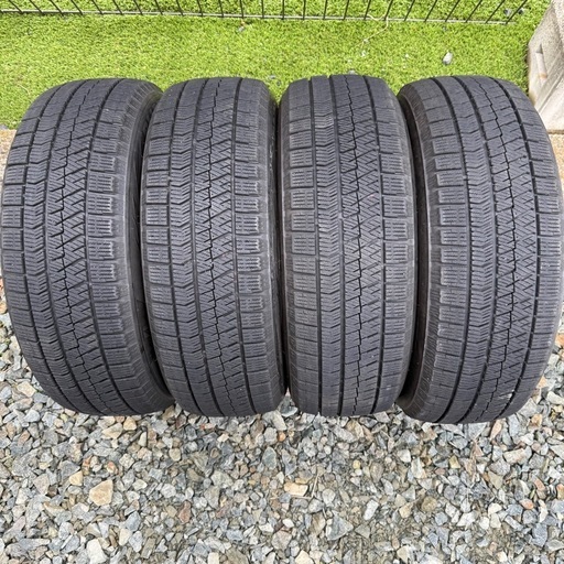 185/60R15ブリヂストンVRX2スタッドレスタイヤ4本 アクア ヴィッツ