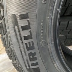 ピレリ　スタッドレスタイヤ　15インチ  195／65  ４本セット  の画像