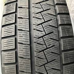 ピレリ　スタッドレスタイヤ　15インチ  195／65  ４本セット  の画像