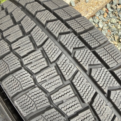 195/60R17ダンロップDUNLOP WINTER MAXX WM02 スタッドレスタイヤ４本 プリウス ライズ ロッキー ヴォク