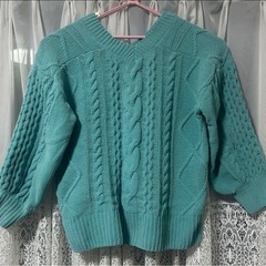 新品未使用　AZUL ニットセーターMの画像
