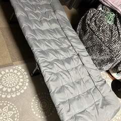 簡易ベッドの画像