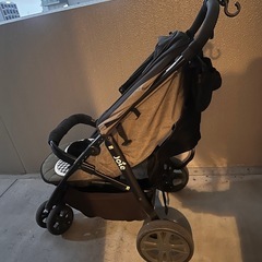 joie ベビーカー　生後1ヶ月頃から15kg（3歳頃）まで使用可能 3輪ベビーカーの画像