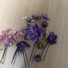 髪飾りピンク　紫　お花の画像
