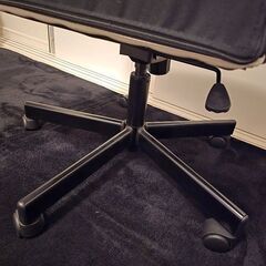 ｛中古｝ＩＫＥＡ/イケア　MILLBERGET/ミルベルゲット　回転チェア　ホワイトの画像