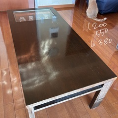 a.flatのローテーブル　アシンメトリーな脚が素敵です✨の画像