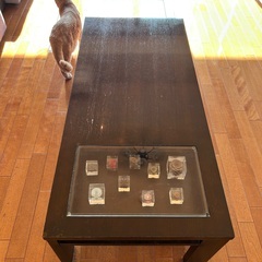 a.flatのローテーブル　アシンメトリーな脚が素敵です✨の画像