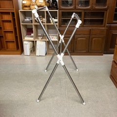 サ2511-444 室内物干しスタンド キズ汚れ有りの画像