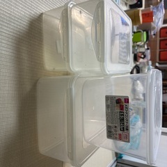 コンテナー4個の画像