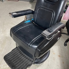 TAKARA 679　 タカラ　バーバー椅子 100V 理容椅子　の画像