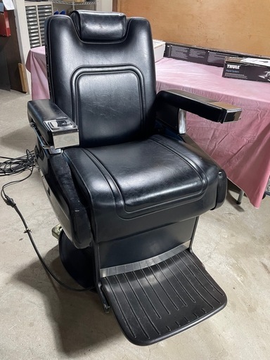 TAKARA 679　 タカラ　バーバー椅子 100V 理容椅子