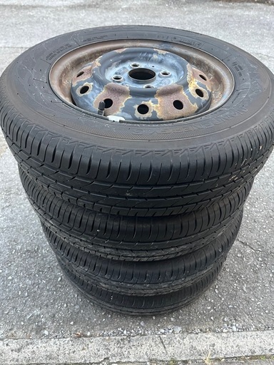 TOYOタイヤ4本セット　1年位使用24年物　165/80R13　バリ溝の美品です