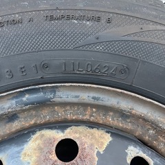 TOYOタイヤ4本セット　1年位使用24年物　165/80R13　バリ溝の美品ですの画像