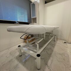 取りに来ていただける方　早い者勝ち　美品エステベッドの画像