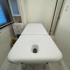 取りに来ていただける方　早い者勝ち　美品エステベッドの画像