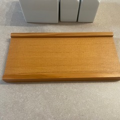 白山陶器 コンディメントセット　 （醤油さし・塩・胡椒・木の台セット）の画像