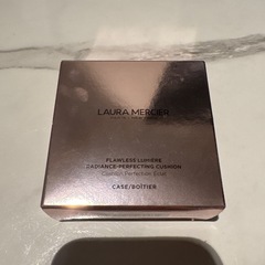 ローラメルシエ　クッションファンデーションの画像