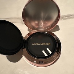 ローラメルシエ　クッションファンデーションの画像