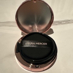 ローラメルシエ　クッションファンデーションの画像