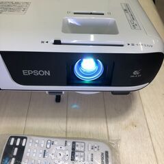  ワイヤレス投射可能！高輝度4000lm 明るい フルHD EPSON EB-FH52 ランプ使用時間少 13H お部屋がすぐに映画館 【糸島市内 送料無料】88338-2-100の画像