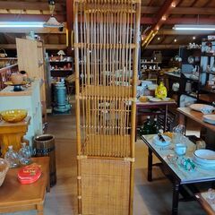 ラタンのラック 飾り棚 引き出し チェスト 籐家具 昭和レトロ　/TJ-2671 2Fの画像