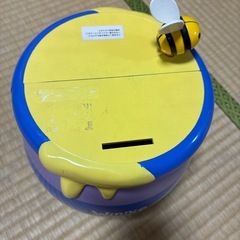 貯金箱の画像