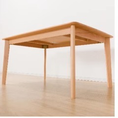 ニトリのダイニングテーブルの画像