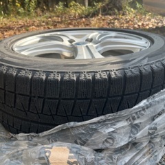 215/55R17 冬用スタッドレスタイヤ　四本セットの画像