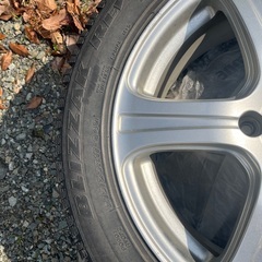 215/55R17 冬用スタッドレスタイヤ　四本セットの画像