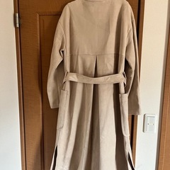 AZUL ベージュ コート の画像