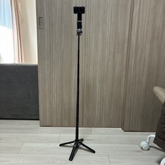 スマホ　単軸ジンバル　三脚　スタビライザーありの画像