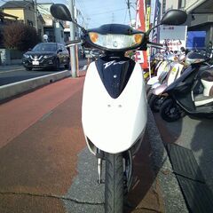 NO.5583　ディオ （ＤＩＯ）ＡＦ６２　４サイクルエンジン　ホワイト＆ブラック　☆彡の画像