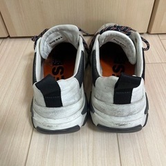 dieselメンズスニーカー　人気モデルの画像