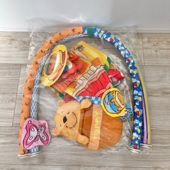 くまのプーさん ベビートイ てあそびいっぱいボックスにへんしんジム プレイマットの画像