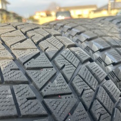 ブリヂストン BLIZZAK DM-V1 235/70R16 スタッドレスの画像