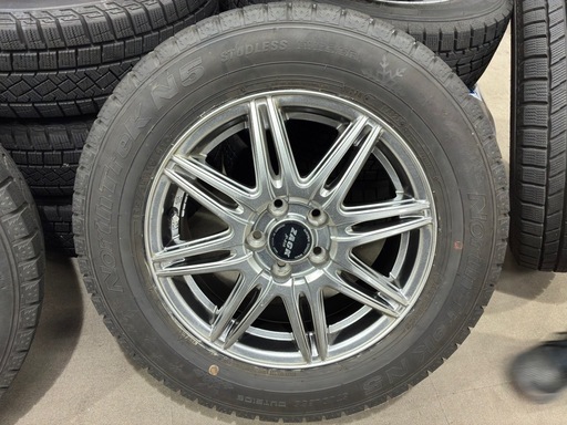 プリウス30純正ホイール4本 スタッドレスタイヤ付 プリウス30 スタッドレスタイヤ 4本 2022年製 (こーらむね) 水戸の