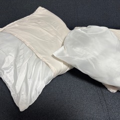 ほぼ未使用、ニット調クッション40×40cmの2個セットの画像