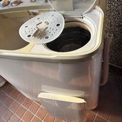 ジャンク品　2007年製シャープ二層式洗濯機の画像