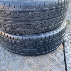 アルミホイルとタイヤの画像